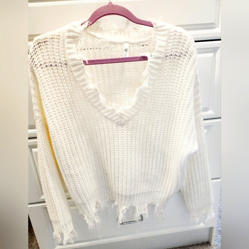 White Sweater from Dasies Boutique. Size Medium